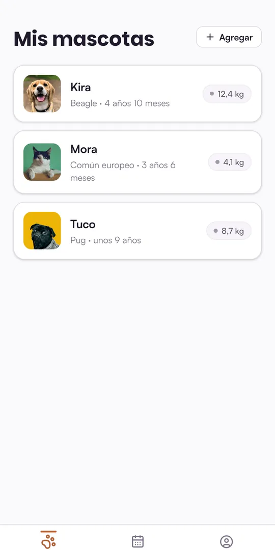 Pantalla Mis mascotas: Kira, Mora y Tuco, cada una con su raza, su edad y su peso actual